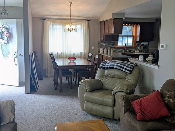 4th image of 37 Moorman Dr