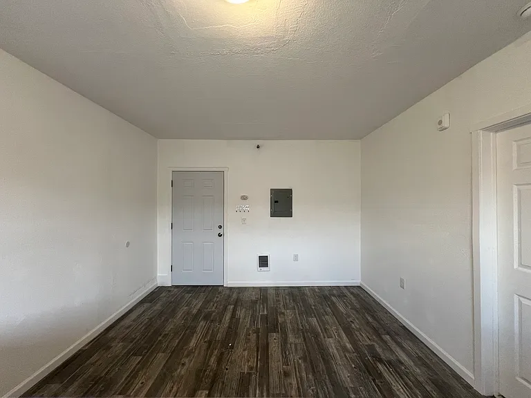 212 E Wishkah St #306 — Photo 4