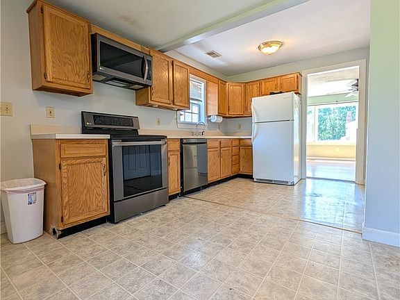 2nd image of 2834 Sellers Court