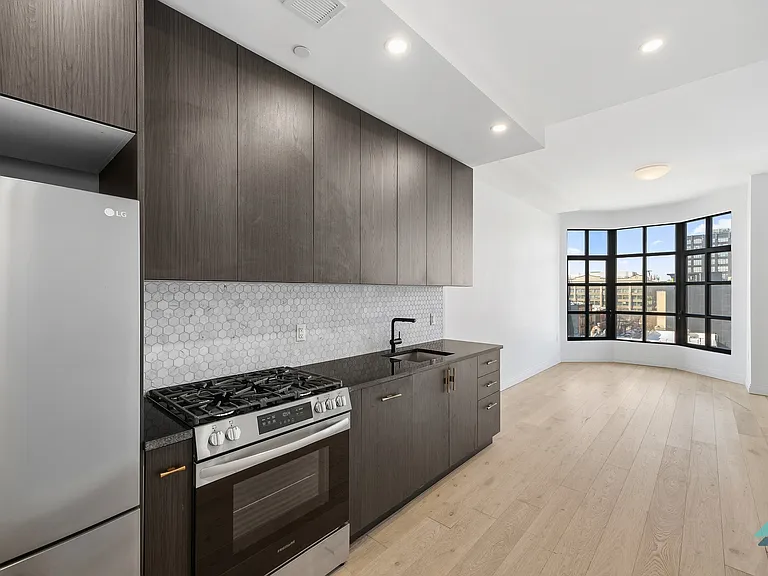 875 4th Ave #706 — Photo 2