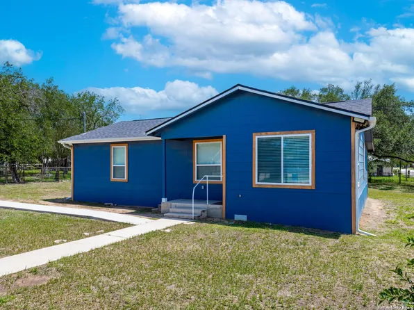 307 AVE F, Poteet, TX 78065