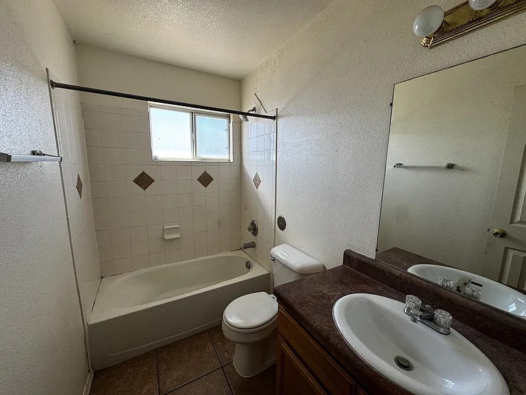 8715 Independence Dr #5 — Photo 3