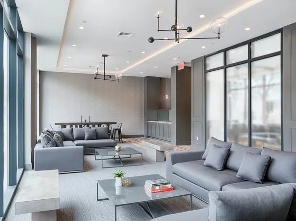 409 Eastern Parkway image 17 of 20