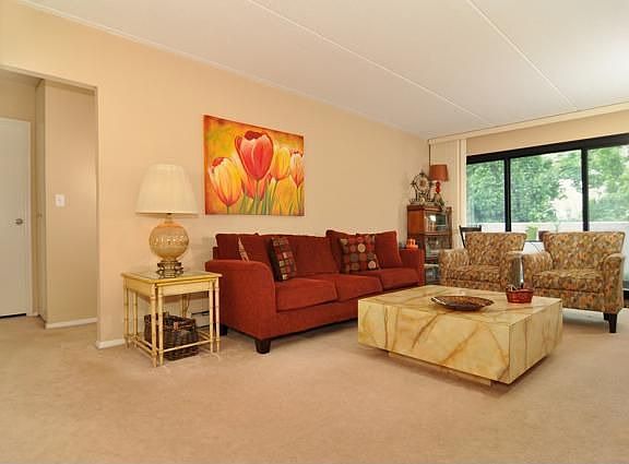 3rd image of 128 Colonial Pkwy APT 4G