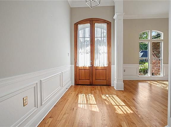 4th image of 1883 Logan Ln