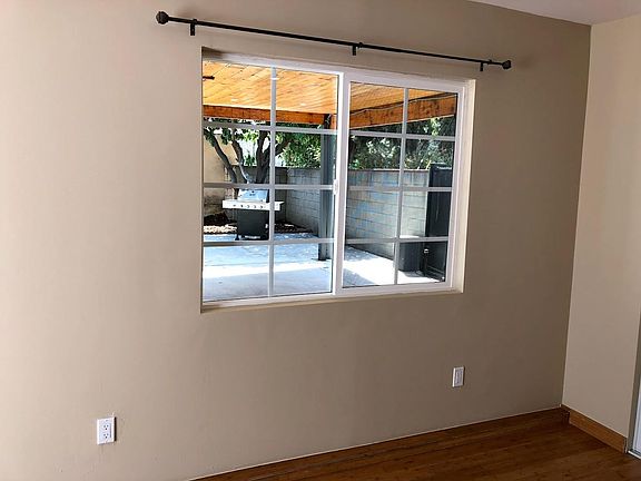 3rd image of 5657 Fulton Ave #2