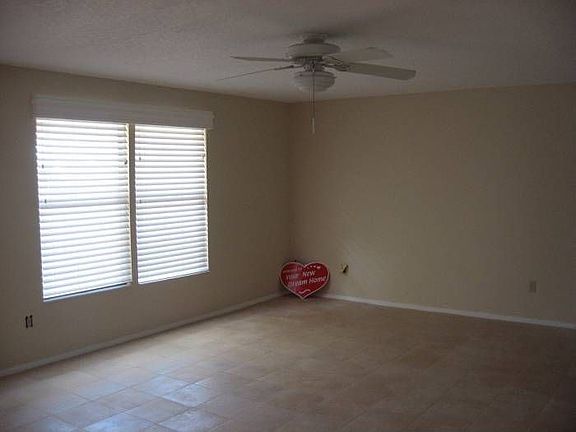 Living room, lots of fans