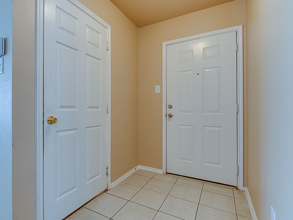 1st image of 2708 Bluffs Ct