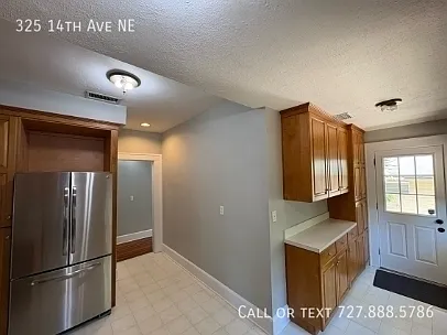 325 14th Ave NE — Photo 58