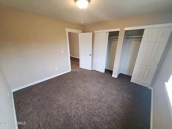 624 E 4th St>