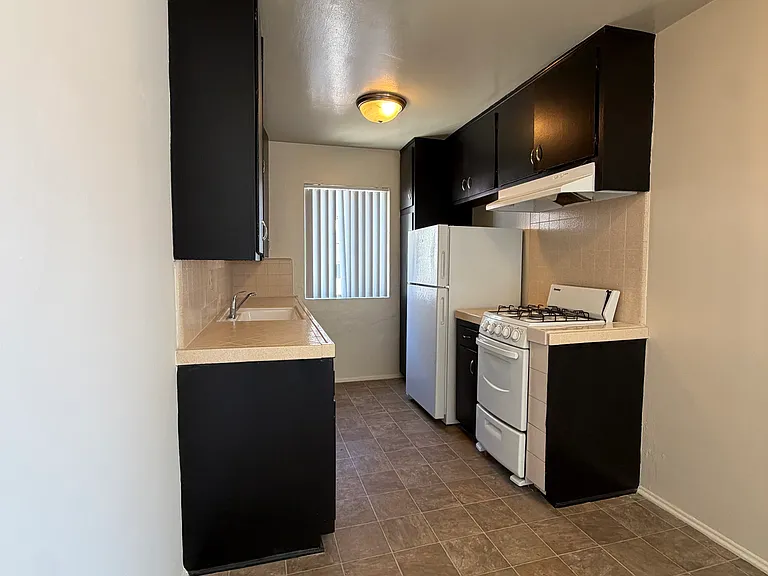 11275 Huston St #5 — Photo 2