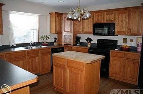 Kitchen Barnes Lake Rd (Copy).JP