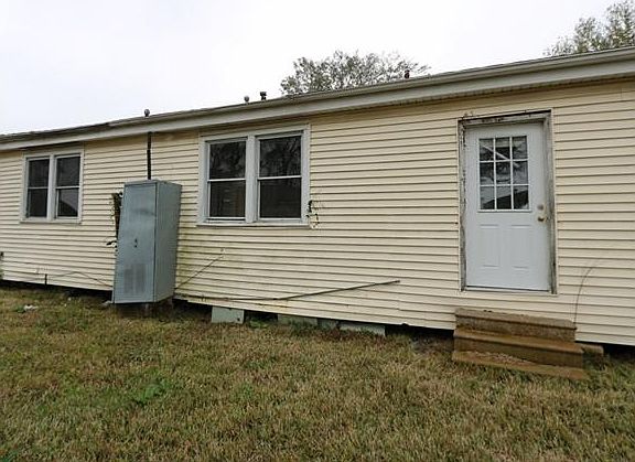 3rd image of 1419 Claiborne Dr