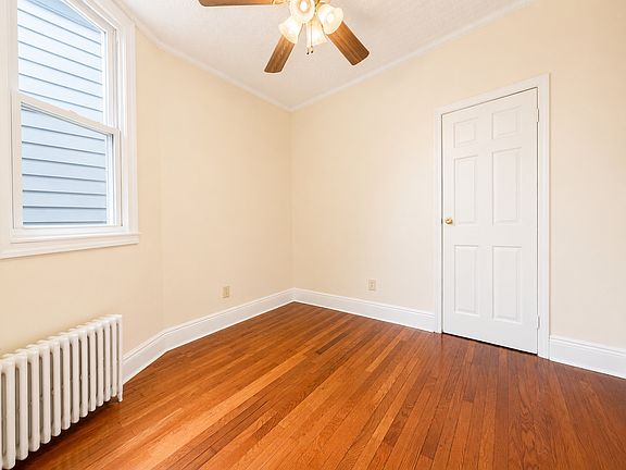 5th image of 118 Booraem Ave APT 3