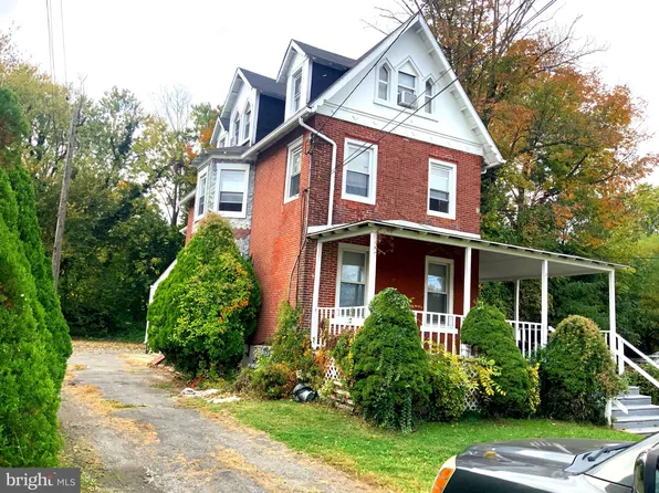 82 S Wycombe Ave, Lansdowne, PA 19050