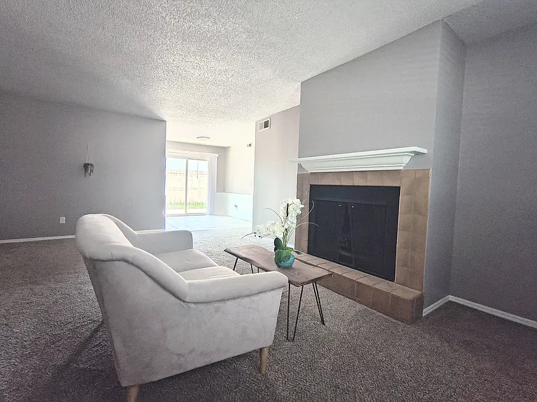 11417 N May Ave #1-D — Photo 4
