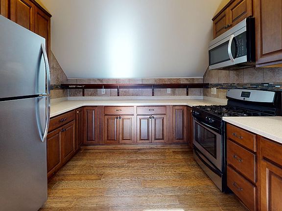 4th image of 565 Elmwood Ave Suite 1