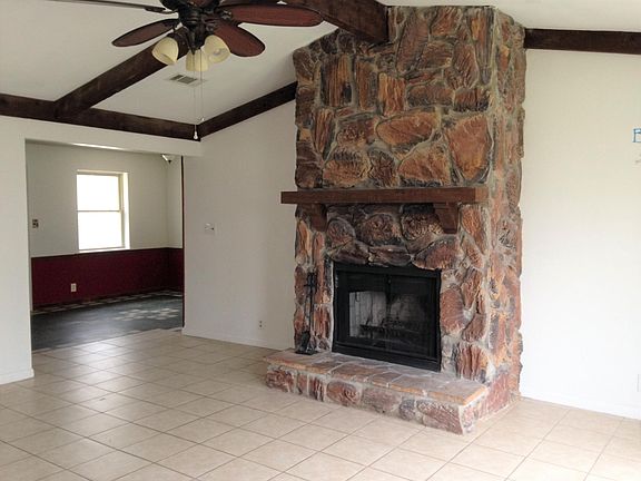 3rd image of 121 Ramona Dr