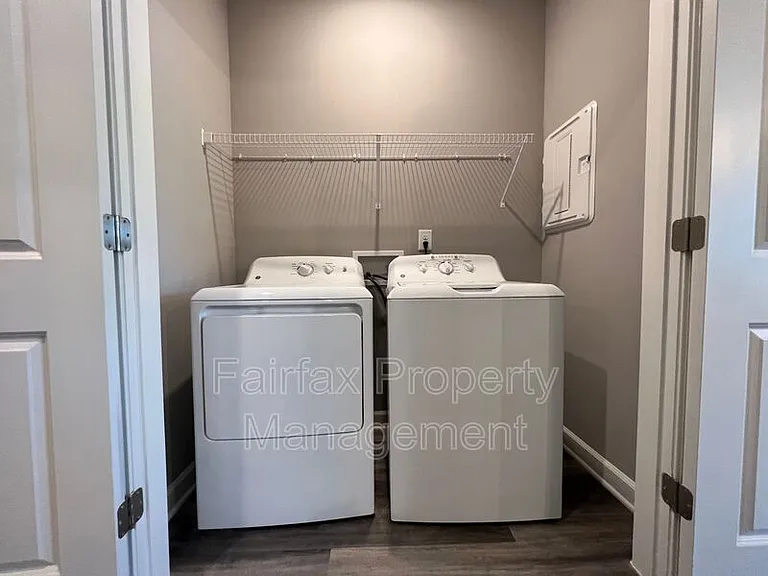 518 Boone St #104 — Photo 14