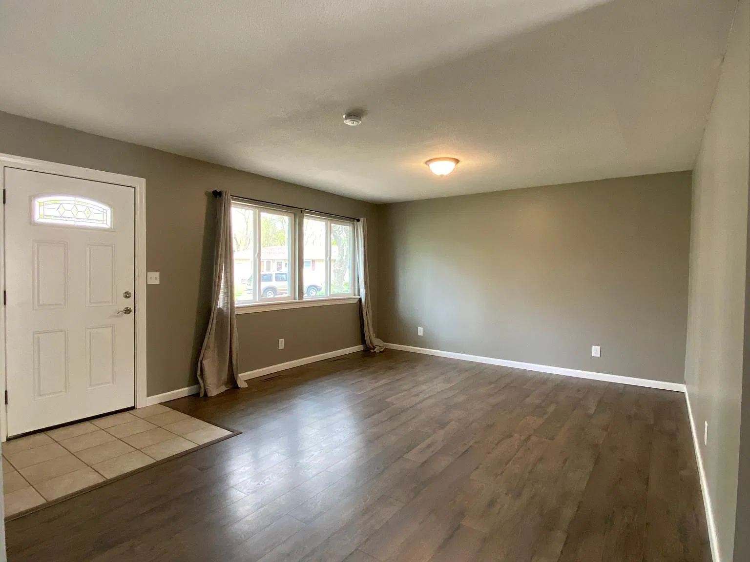 3 bed, 1196 sqft, $1,750 — Photo 4