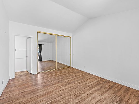 4th image of 27292 Ryan Dr