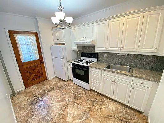 Rented by Solution Realty Services LLC | media 20