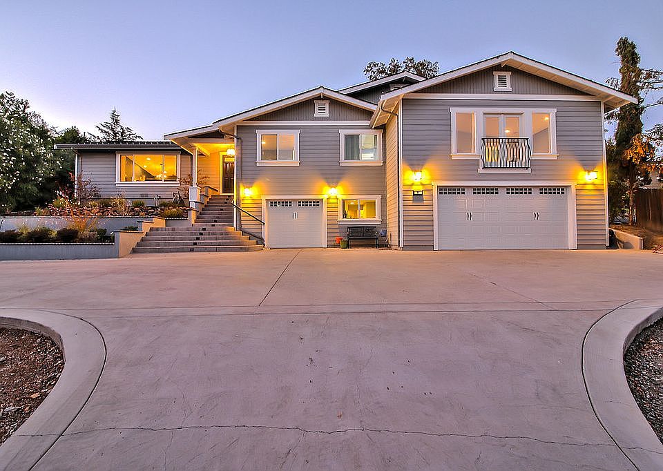 2nd image of 22 Adobe Ct