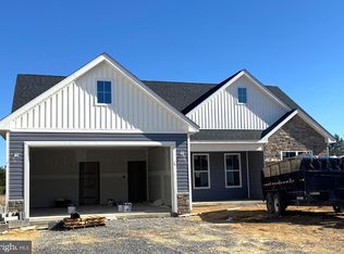 340 Glenaire Rd, Bunker Hill, WV 25413