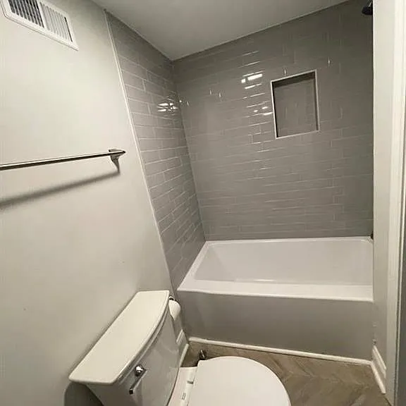 658 Darlington Cir NE — Photo 13