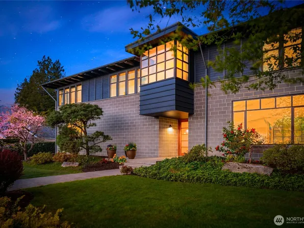 4218 92nd Avenue NE, Yarrow Point, WA 98004