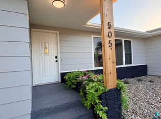 505 E 5th St, Colton, SD 57018
