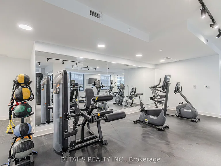 340 Queen St #1008 — Photo 19