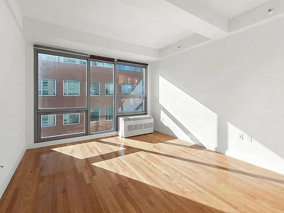 3rd image of 181 E 119th St APT 3C