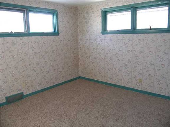 5th image of 284 Covington Dr