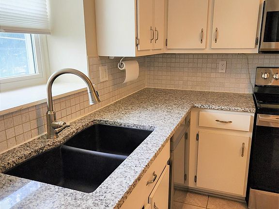 5th image of 27820 Berrywood Ln Unit 6