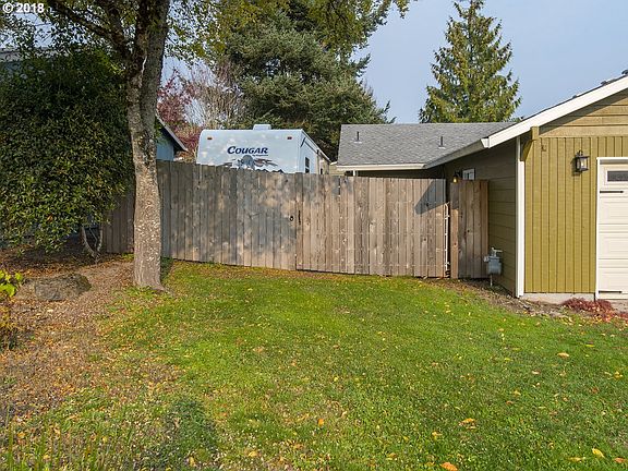 4th image of 11070 SW Cottonwood Ln