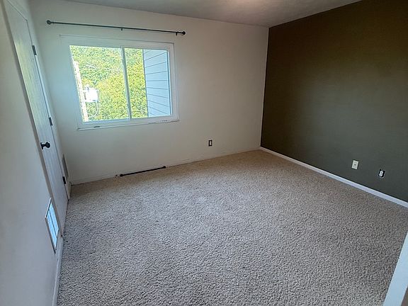 4th image of 10 Woodland Hills Dr Suite 10