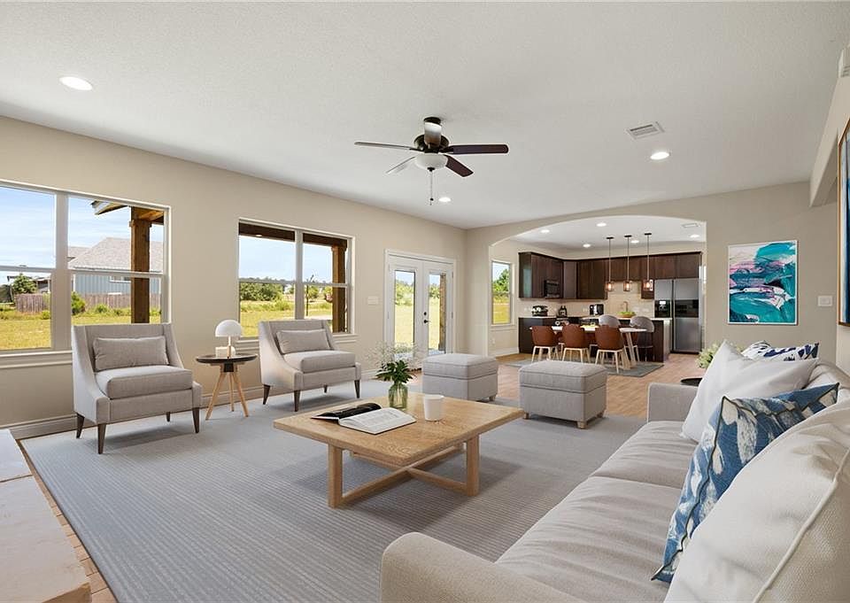 1st image of 198 Longhorn Dr