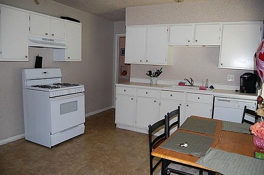 3rd image of 3222 Sophie Ann Dr