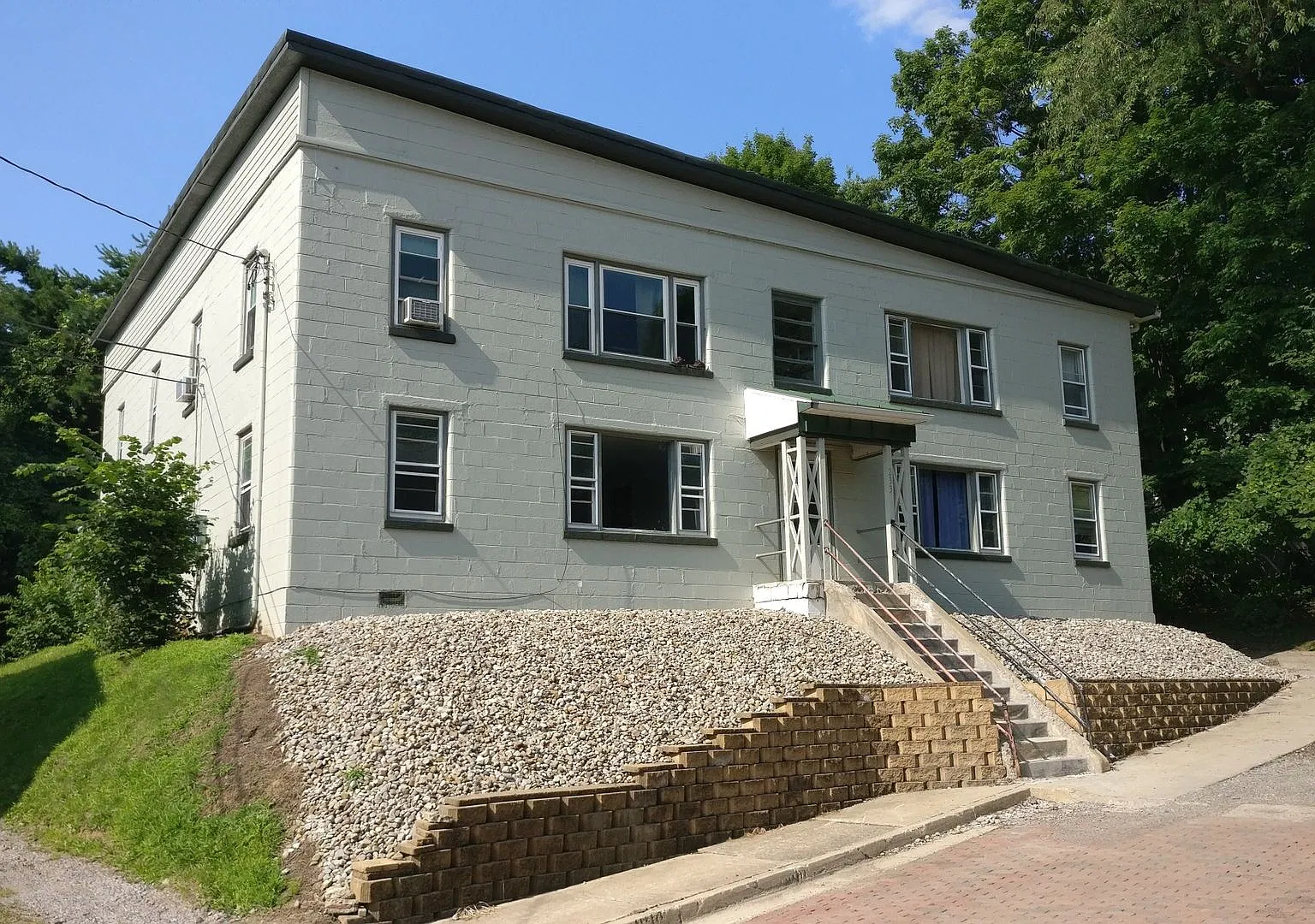 233 Boileau Place — Photo 1
