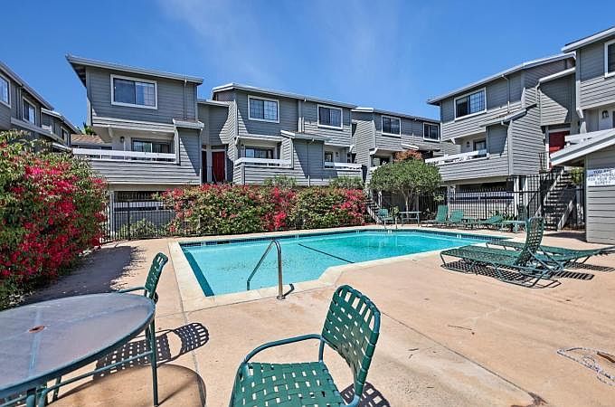 1st image of 6990 Chantel Ct