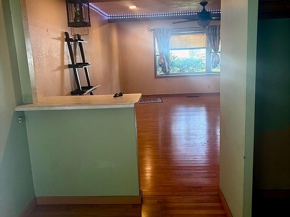 4th image of 343 Union St