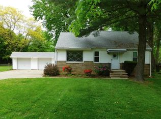 38927 Johnnycake Ridge Rd, Willoughby, OH 44094