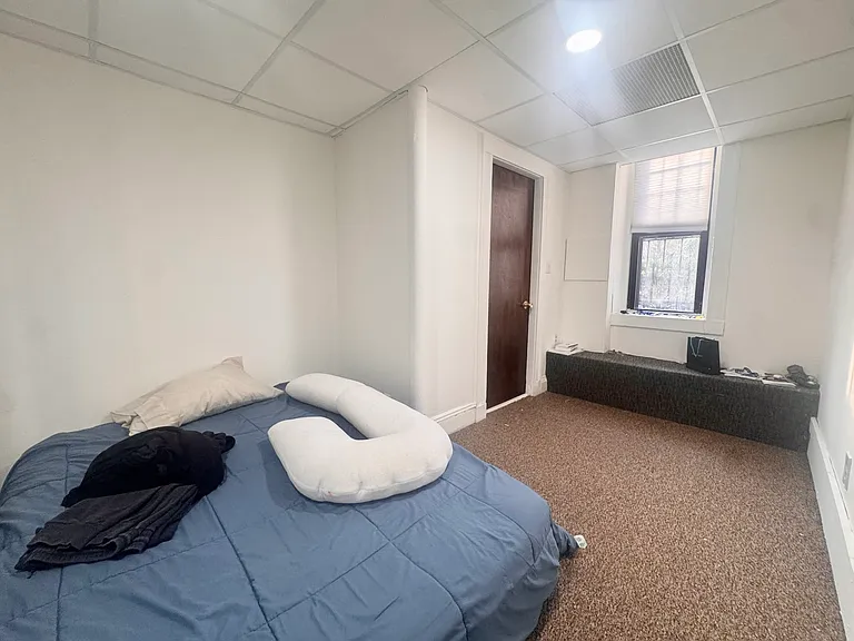 384 Riverway #B — Photo 9