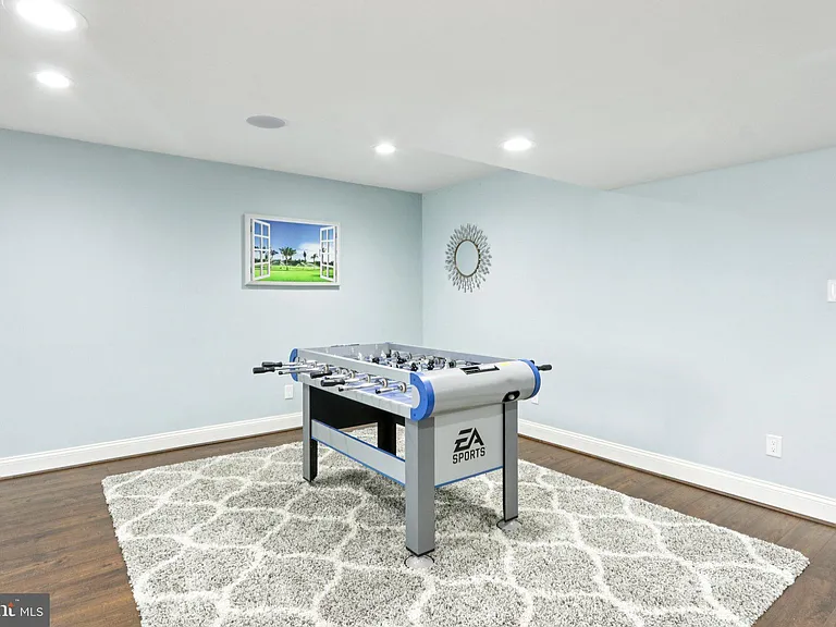 1035 Thorndale Dr — Photo 48