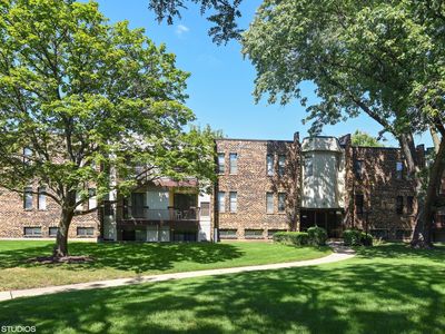 2208 Country Club Dr APT 24, Woodridge, IL, 60517