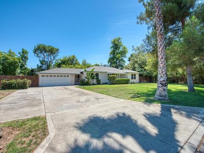 949 W Sierra Madre Ave, Fresno, CA, 93705