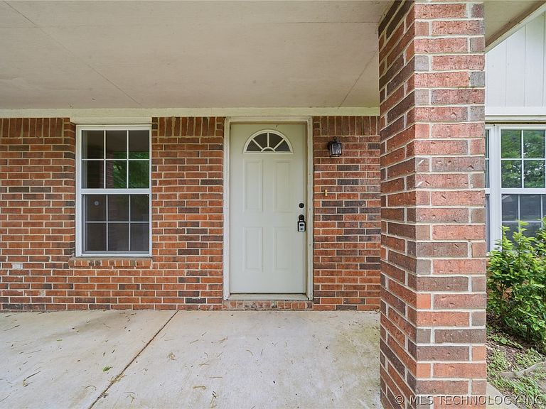 Listing photo 5