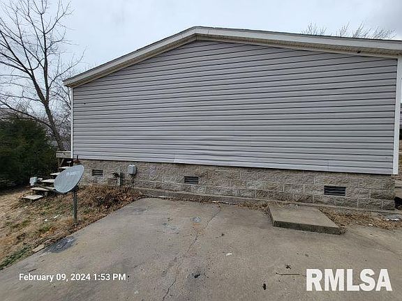 5th image of 402 E Heacock St