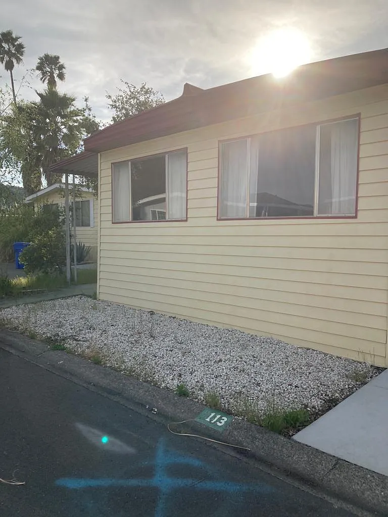 1912 Pear Rd photo 1